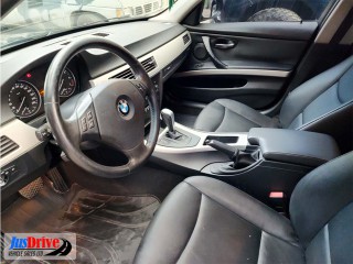 2011 BMW 323i