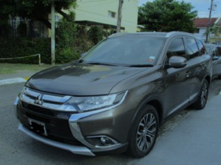 2016 Mitsubishi Outlander for sale in Kingston / St. Andrew, Jamaica