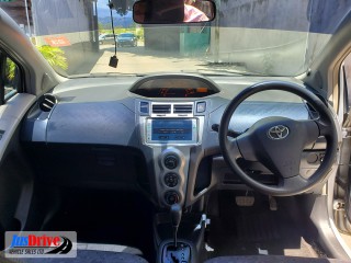 2010 Toyota VITZ