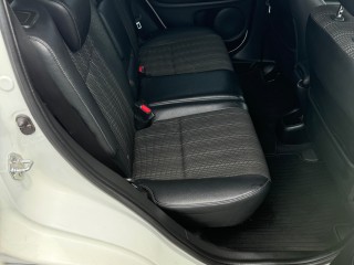 2016 Honda Vezel S
$3,000,000
