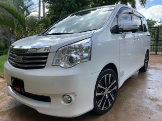 2013 Toyota Noah