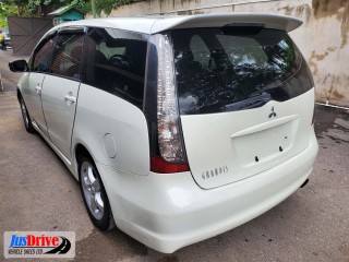 2005 Mitsubishi GRANDIS