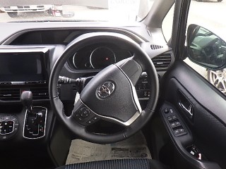 2016 Toyota Voxy X ZS KIRAMEKI for sale in Kingston / St. Andrew, Jamaica
