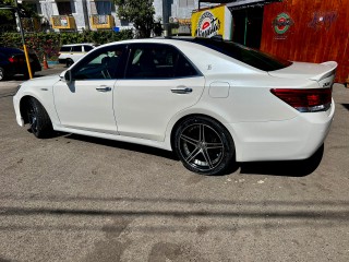 2014 Toyota Crown Royal Saloon