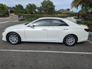 2015 Toyota Mark X 
$2,750,000