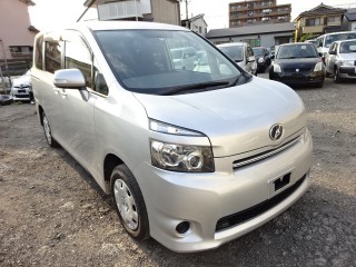2010 Toyota Voxy New Import for sale in Kingston / St. Andrew, Jamaica