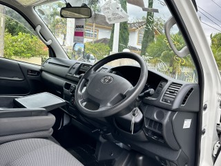 2016 Toyota HIACE DUAL AC