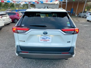 2019 Toyota Rav4
$5,850,000
