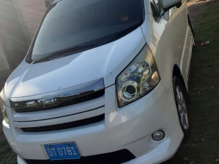 2010 Toyota Noah for sale in Westmoreland, 