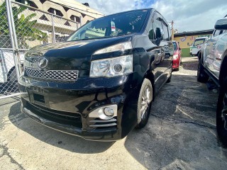 2013 Toyota Voxy for sale in Kingston / St. Andrew, Jamaica