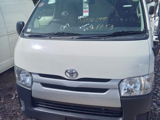 2016 Toyota Hiace panel