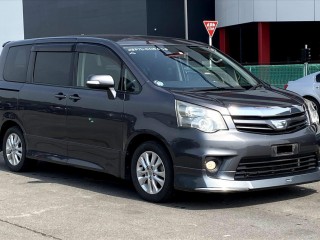 2011 Toyota NOAH SI for sale in Outside Jamaica, Jamaica