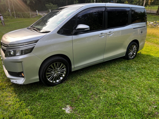 2014 Toyota Voxy for sale in St. James, Jamaica