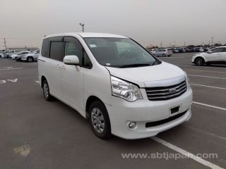 2014 Toyota Noah