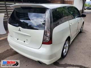 2005 Mitsubishi GRANDIS