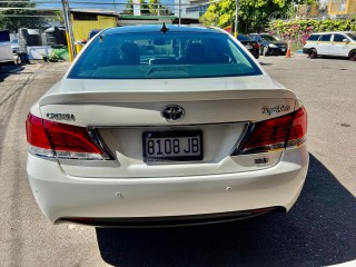 2014 Toyota CROWN ROYAL