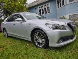 2015 Toyota Crown