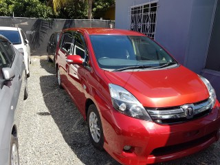 2012 Toyota Isis Platana for sale in Kingston / St. Andrew, Jamaica