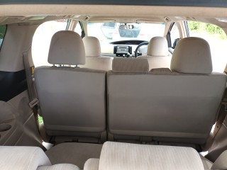 2013 Toyota Estima