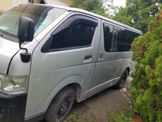 2009 Toyota Regius AceHiace
$1,400,000