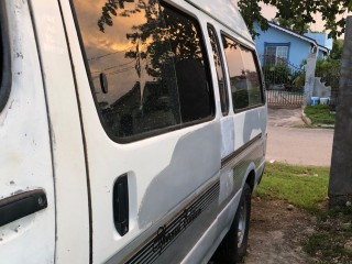 2004 Toyota Hiace