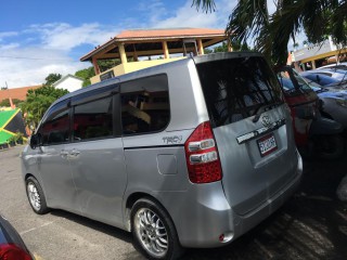 2010 Toyota Noah for sale in Kingston / St. Andrew, Jamaica