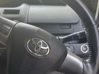 2012 Toyota Voxy