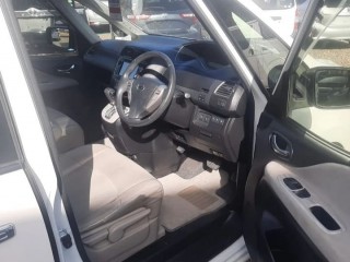 2014 Nissan Serena