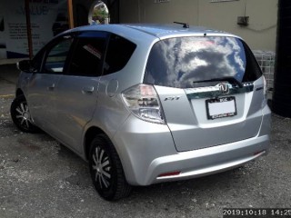 2013 Honda Fit Hybrid for sale in Kingston / St. Andrew, Jamaica