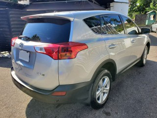 2015 Toyota RAV4 
$2,590,000