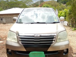 2003 Toyota Noah for sale in Clarendon, Jamaica