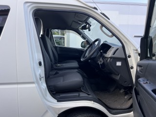 2013 Toyota High top hiace