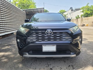 2020 Toyota RAV4
$5,690,000