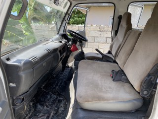 2001 Isuzu Nqr for sale in St. Catherine, Jamaica