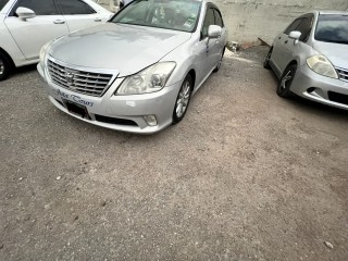 2011 Toyota Crown