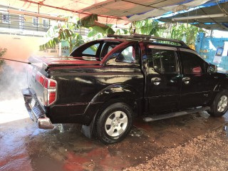 2011 Nissan Navara for sale in Kingston / St. Andrew, Jamaica