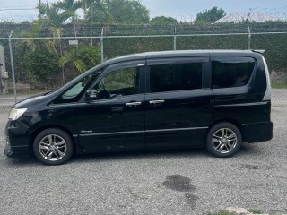 2013 Nissan SERENA