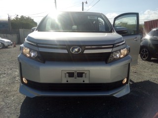 2014 Toyota Voxy for sale in Kingston / St. Andrew, Jamaica