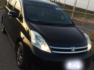 2011 Toyota Isis for sale in Kingston / St. Andrew, Jamaica
