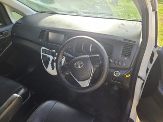2012 Toyota Isis for sale in Trelawny, Jamaica