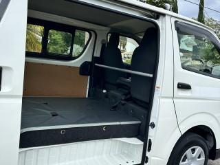 2016 Toyota HIACE DUAL AC
