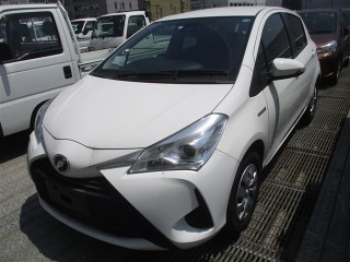 2017 Toyota Vitz Hybrid