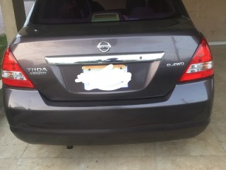 2007 Nissan Tiida latio for sale in Kingston / St. Andrew, Jamaica