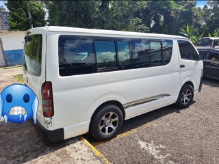 2010 Toyota Hiace