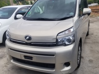 2014 Toyota Voxy for sale in Manchester, Jamaica