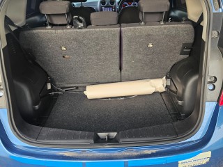 2015 Nissan Note
$1,200,000