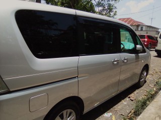 2013 Nissan Serena for sale in St. Catherine, Jamaica