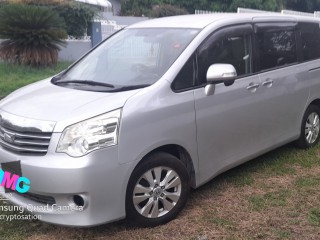 2011 Toyota Noah