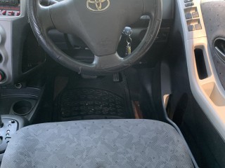 2010 Toyota Vitz for sale in St. Elizabeth, Jamaica