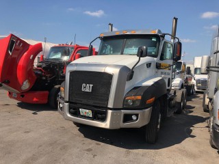 2015 Freightliner Caterpillar Tractor Head for sale in Outside Jamaica, Jamaica